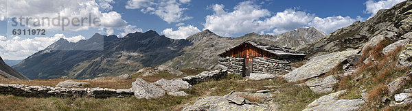 Schutzhütte in den Zillertaler Alpen,  Südtirol,  Italien
