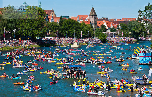 Europa , Mensch , Menschen , Tradition , Party , Urlaub , Boot , Donau , Festival , Baden-Württemberg , Spaß , Deutschland , Ulm