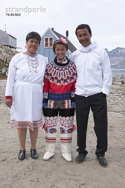 Tradition , Menschliche Eltern , Kirche , Religion , Tochter , Sermiligaaq , Grönland , Konfirmation , Folklore