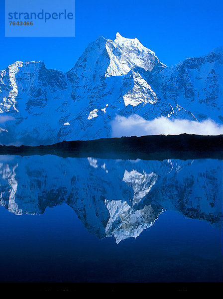 Wasser , Berg , ruhen , Reise , Sommer , Abend , Ruhe , Spiegelung , See , weiß , Eis , Nebel , Stille , blau , Himalaya , Bergsee , Nepal , Rest,  Überrest , Schnee