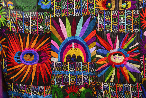 Farbaufnahme,  Farbe , Decke , Stoff , Indianer , Mittelamerika , Ethnisches Erscheinungsbild , Handwerk , Guatemala , Markt , Maya