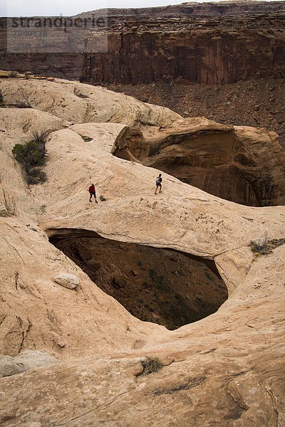 Felsbrocken , Landschaft , Mensch , zwei Personen , Menschen , Brücke , wandern , 2