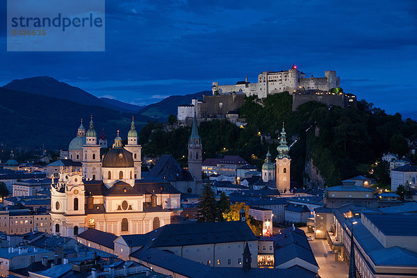 Panorama , Europa , Palast,  Schloß,  Schlösser , Abend , Nacht , Stadt , Großstadt , Festung , Altstadt , Österreich , Blaue Stunde , Salzburg