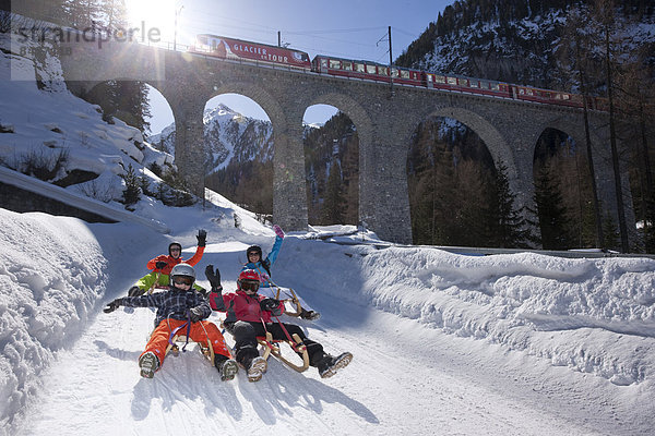Freizeit, Wintersport, Winter, Sport, Abenteuer, Zug, Schlitten, Kanton Graubünden