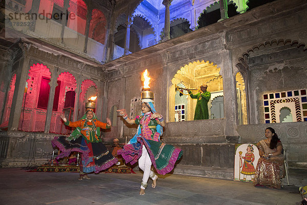 Tradition , zeigen , tanzen , Tänzer , Museum , Asien , Folklore , Indien , Rajasthan , Show , Udaipur