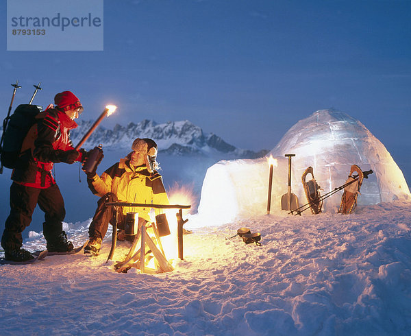 Lagerfeuer, Winter, Abenteuer, Alpinsport, Iglu, Schnee, Sport, bei Nacht