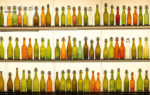 Reihe, nebeneinander, neben, Seite an Seite, Hintergrund, innerhalb, Alkohol, Größe, Helligkeit, Bier, Kollektion, Deutschland, alt