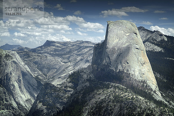 Felsblock mit Blick auf den Yosemite,  Kalifornien,  Vereinigte Staaten