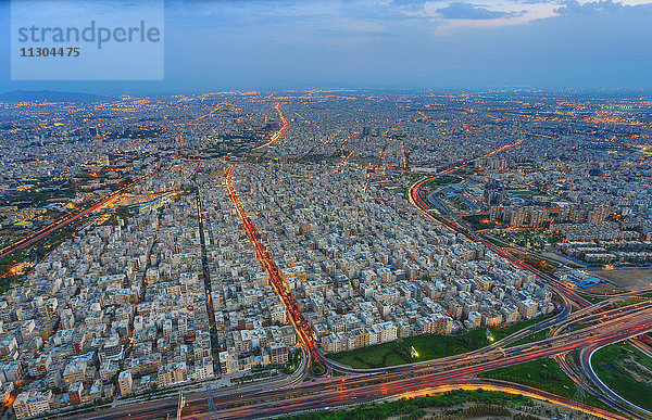 Iran,  Teheran City,  Teheran City vom Milad Tower aus. Hemmat Schnellstraße