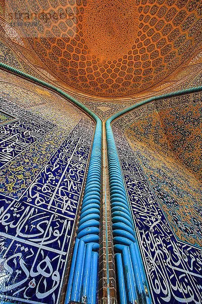 Iran,  Stadt Isfahan,  Naqsh-e Jahan-Platz,  Scheich-Lotfollah-Moschee,  innen