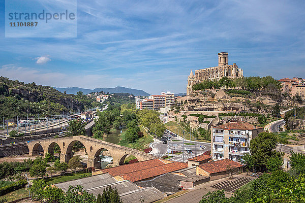 Spanien,  Katalonien,  Manresa Stadt,  Die Alte Brücke und die Kathedrale La Seu