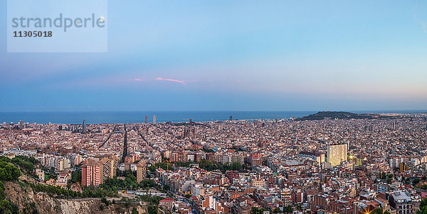 Spanien,  Katalonien,  Barcelona Stadt,  Sonnenuntergangspanorama