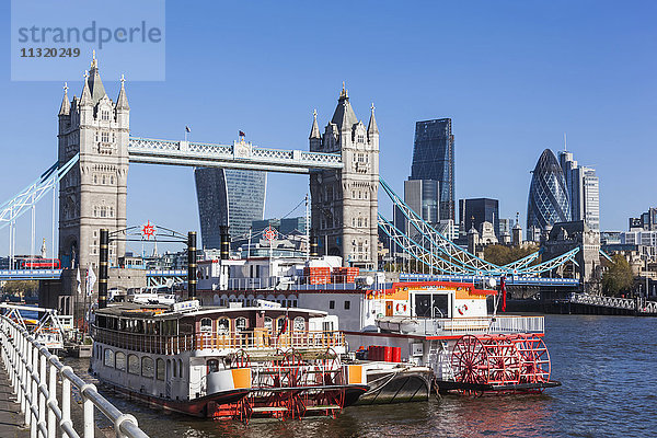 England,  London,  Themse und Londoner Skyline