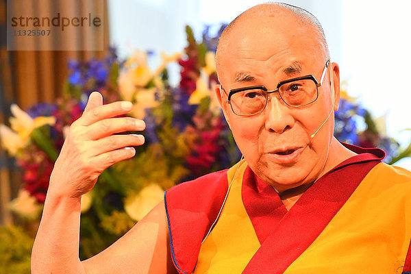 Dalai Lama 2015 in Basel