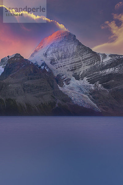 Mount Robson und See