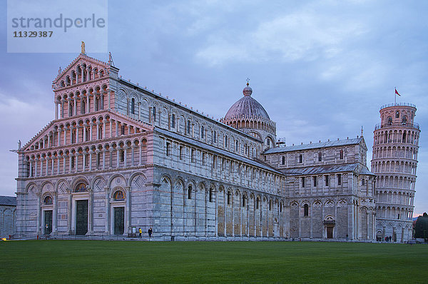 Schiefer Turm und Kirche in Pisa