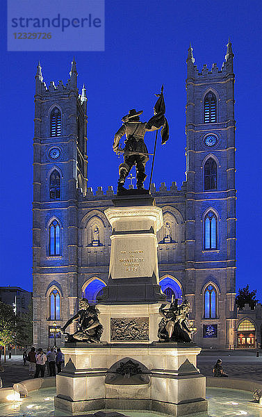 Kanada,  Quebec,  Montreal,  Place d'Armes,  Maisonneuve-Statue,  Kirche Notre-Dame