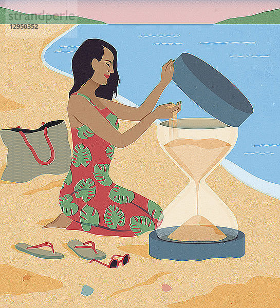 Frau beim Strandurlaub füllt Sanduhr mit mehr Sand
