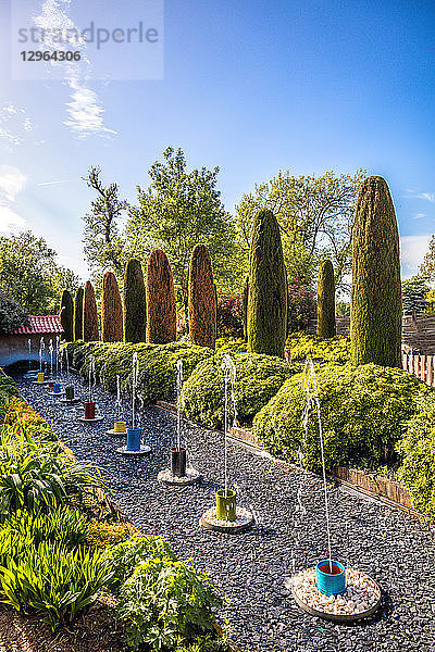 Wasserspiel im Garten von Martel,  Tarn,  Midi-Pyrenäen,  Frankreich
