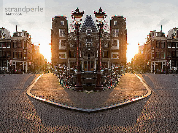 Fotomontage aus einer gespiegelten Fotografie,  Amsterdam.