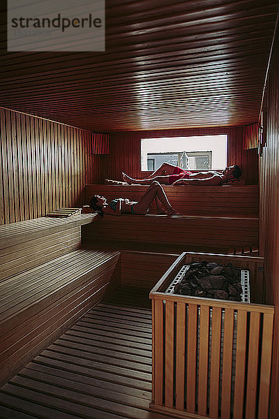 Entspannung zu zweit in der Sauna