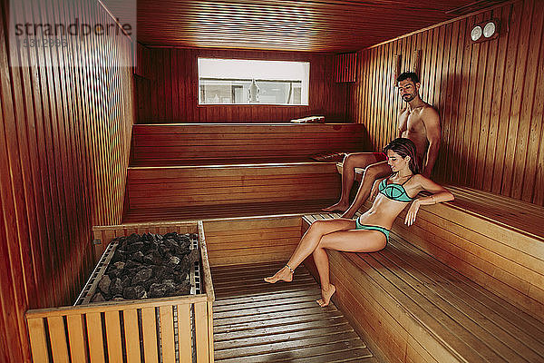 Entspannung zu zweit in der Sauna