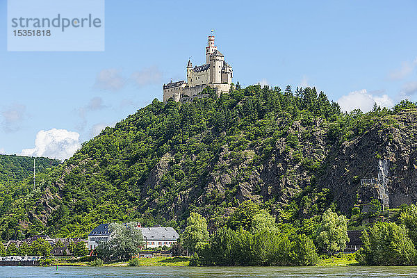 Marksburg mit Blick auf den Rhein,  UNESCO-Welterbe,  Mittelrheintal,  Rheinland-Pfalz,  Deutschland,  Europa