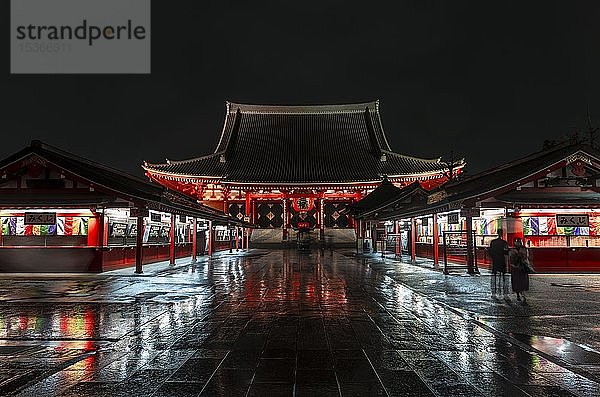 Nachtszene,  Buddhistischer Tempelkomplex,  Sens?-ji-Tempel oder Asakusa-Schrein,  Asakusa,  Tokio,  Japan,  Asien