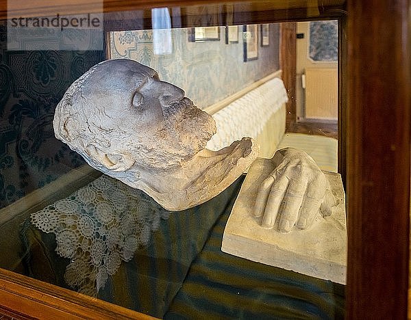Totenmaske und Hand von Giuseppe Verdi,  Casa Barezzi,  Verdi-Museum,  Busseto,  Provinz Parma,  Emilia Romagna,  Italien,  Europa