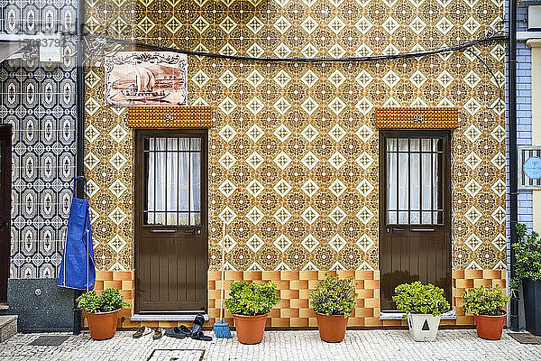 Portugal,  Porto,  Afurada,  Frontansicht der einzigartigen Hausfassade an einem friedlichen TagÂ