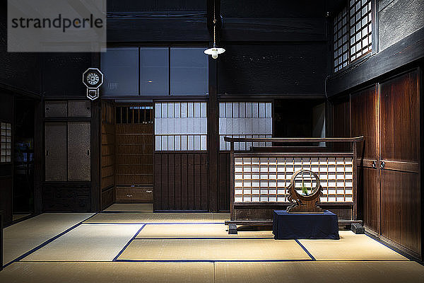 Japan,  Takayama,  Innenansicht einer traditionellen Sake-Kellerei