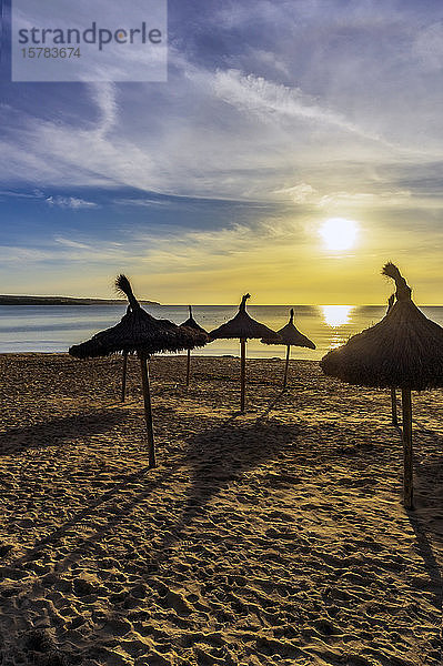 Spanien,  Mallorca,  El Arenal,  Strand bei Sonnenaufgang