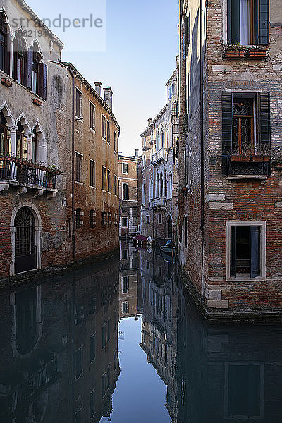 Italien,  Venedig,  Alte Häuser entlang des venezianischen Kanals