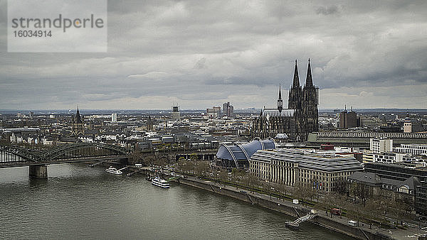 Kölner Dom und Stadtbild,  Deutschland