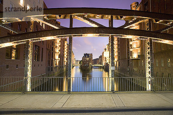 Deutschland,  Hamburg,  Blick von der Poggenmühlbrücke auf die Speicherstadt