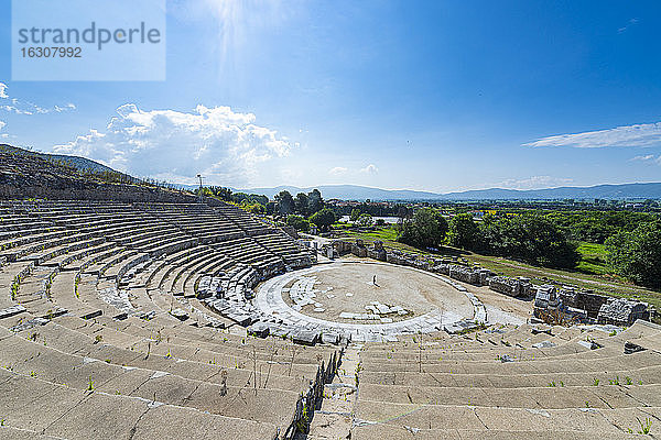 Griechenland,  Ostmakedonien und Thrakien,  Filippoi,  Antikes Amphitheater in Philippi an einem sonnigen Tag